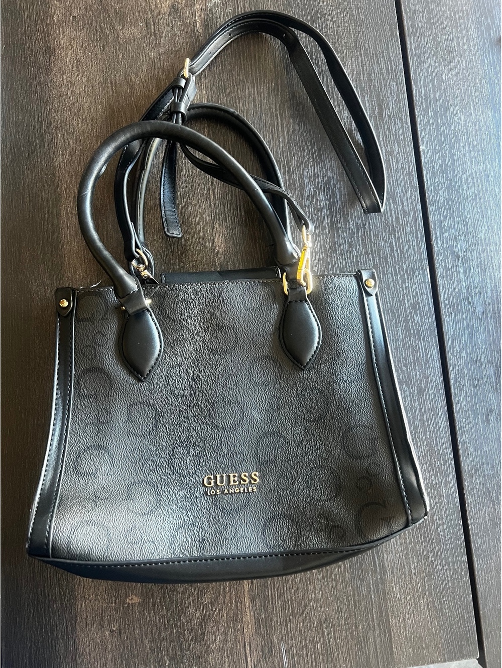 GUESS Black Logo Print Tote Handbag – Gold Hardware & Shoulder Strap